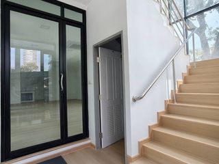 Аренда офис в Кхлонг Тоеи, Бангкок