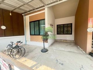 Casa adosada en venta de 2 habitaciones en Krathum Baen, Samut Sakhon