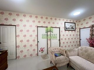 Casa adosada en venta de 2 habitaciones en Krathum Baen, Samut Sakhon