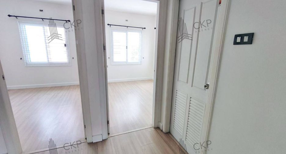 For sale 4 bedrooms house in Si Racha, Chonburi