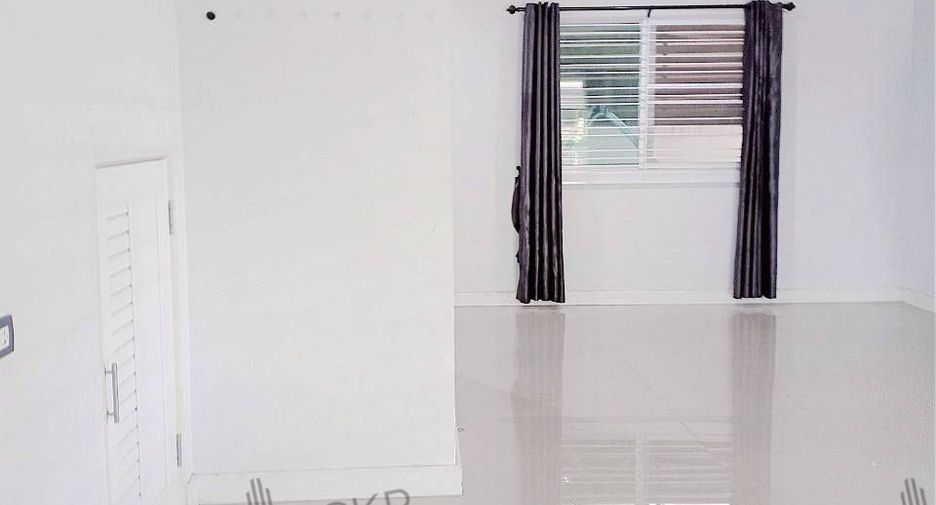 For sale 4 bedrooms house in Si Racha, Chonburi