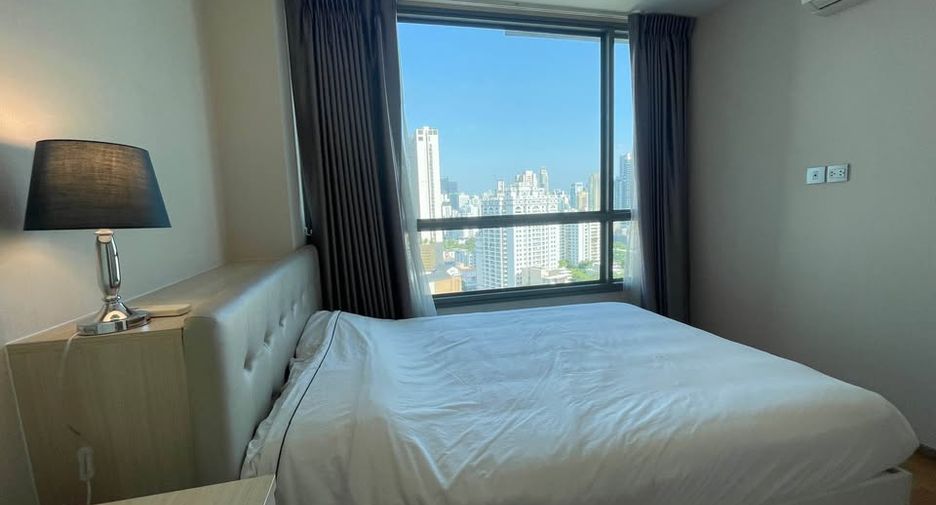 For rent 2 bedrooms condo in Watthana, Bangkok