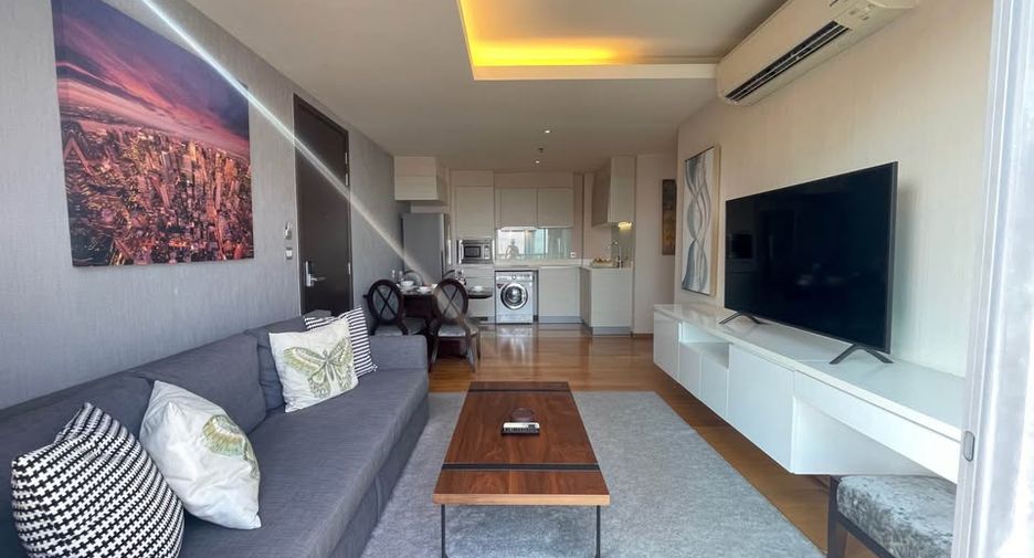 For rent 2 bedrooms condo in Watthana, Bangkok