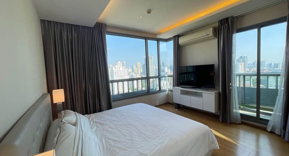 For rent 2 bedrooms condo in Watthana, Bangkok