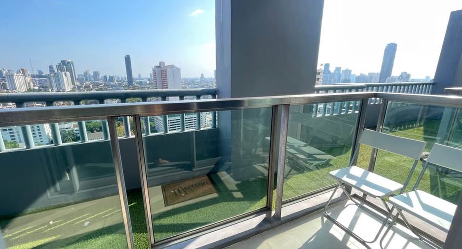 For rent 2 bedrooms condo in Watthana, Bangkok