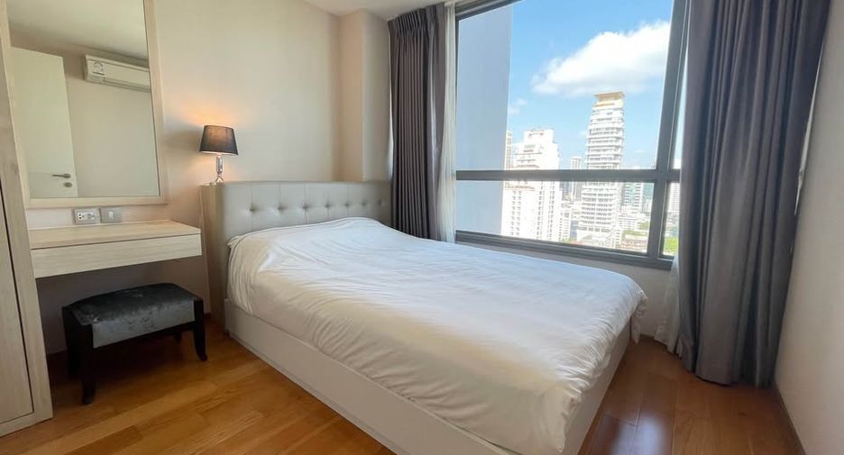 For rent 2 bedrooms condo in Watthana, Bangkok