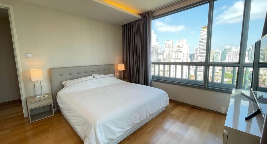 For rent 2 bedrooms condo in Watthana, Bangkok