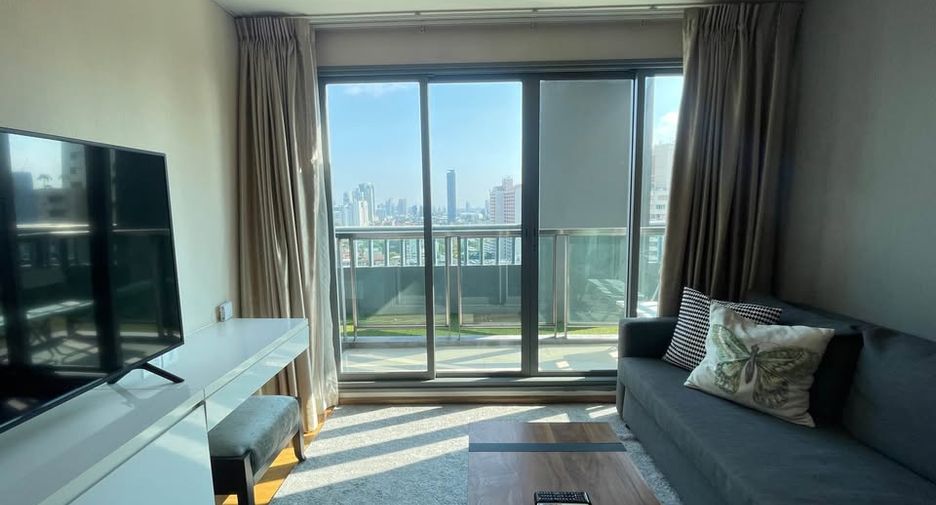 For rent 2 bedrooms condo in Watthana, Bangkok