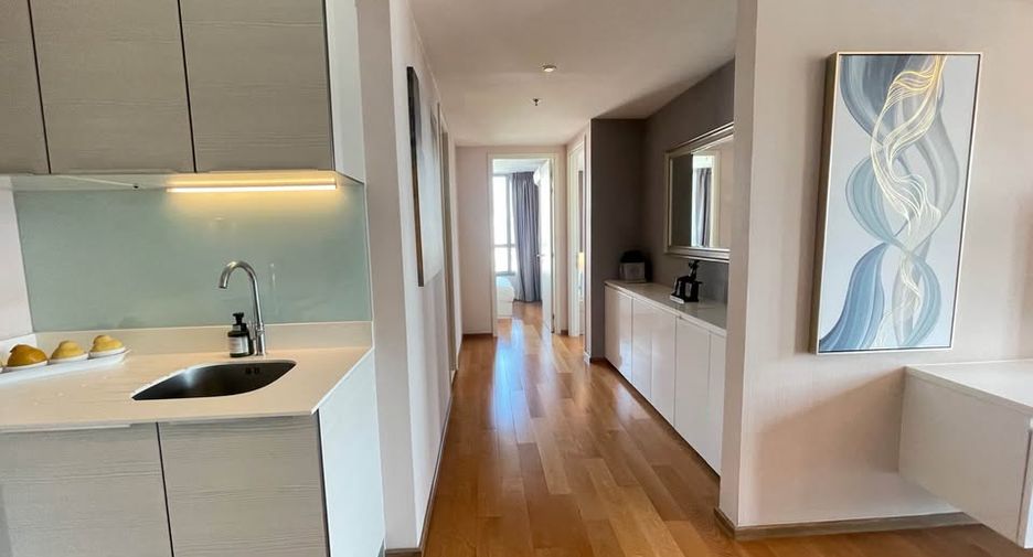 For rent 2 bedrooms condo in Watthana, Bangkok