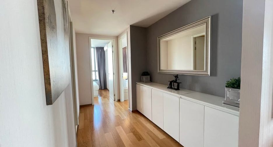 For rent 2 bedrooms condo in Watthana, Bangkok