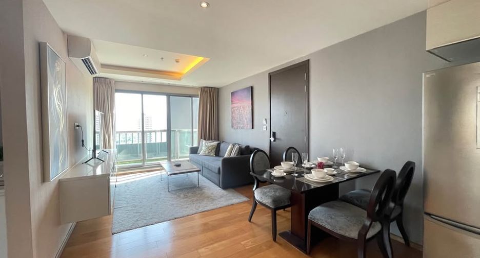 For rent 2 bedrooms condo in Watthana, Bangkok