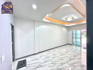 For sale 3 bed townhouse in Si Racha, Chonburi