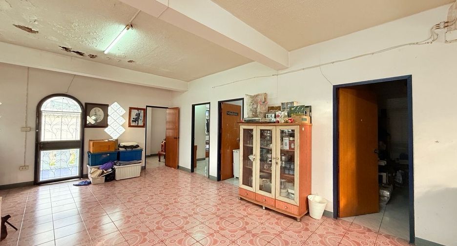 For sale 3 bedrooms house in Bang Na, Bangkok