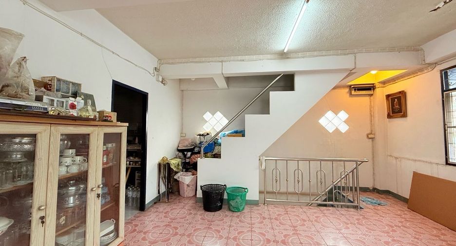 For sale 3 bedrooms house in Bang Na, Bangkok