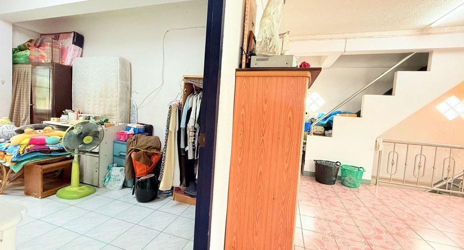 For sale 3 bedrooms house in Bang Na, Bangkok