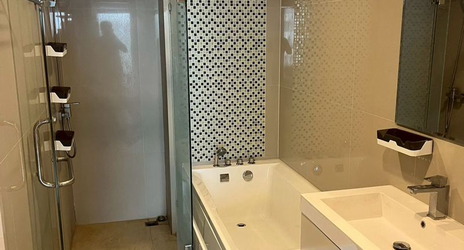 For sale 1 bed condo in Si Racha, Chonburi