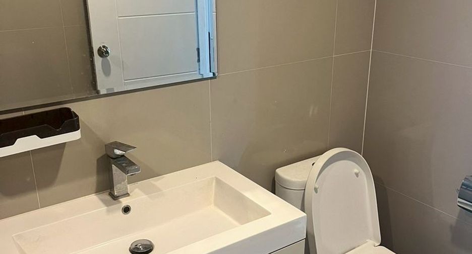 For sale 1 bed condo in Si Racha, Chonburi