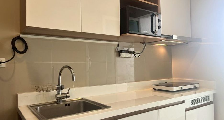 For sale 1 bed condo in Si Racha, Chonburi