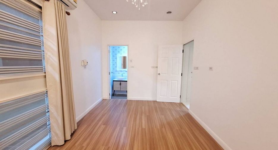 For sale 3 bedrooms house in Mueang Udon Thani, Udon Thani