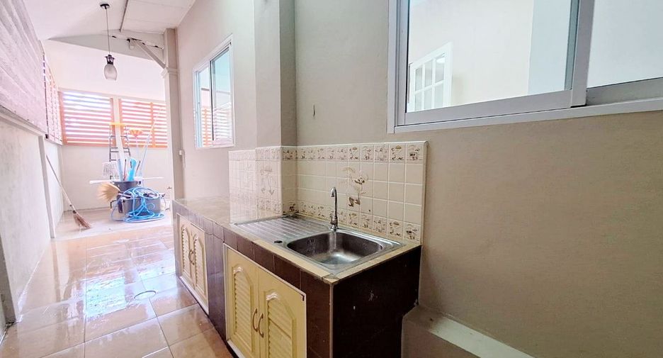 For sale 3 bedrooms house in Mueang Udon Thani, Udon Thani