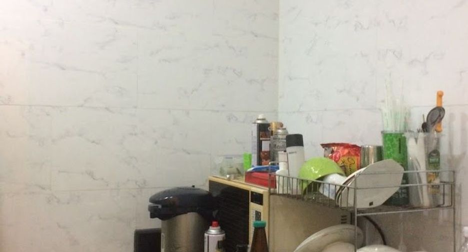 Reihenhaus zur Miete und zum Kauf mit 4 Zimmer in Khlong Toei, Bangkok