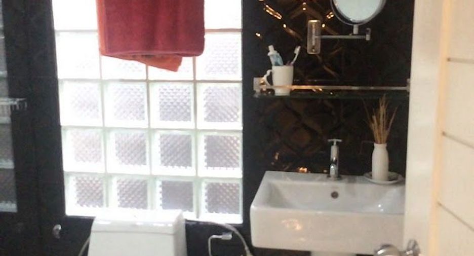 Reihenhaus zur Miete und zum Kauf mit 4 Zimmer in Khlong Toei, Bangkok