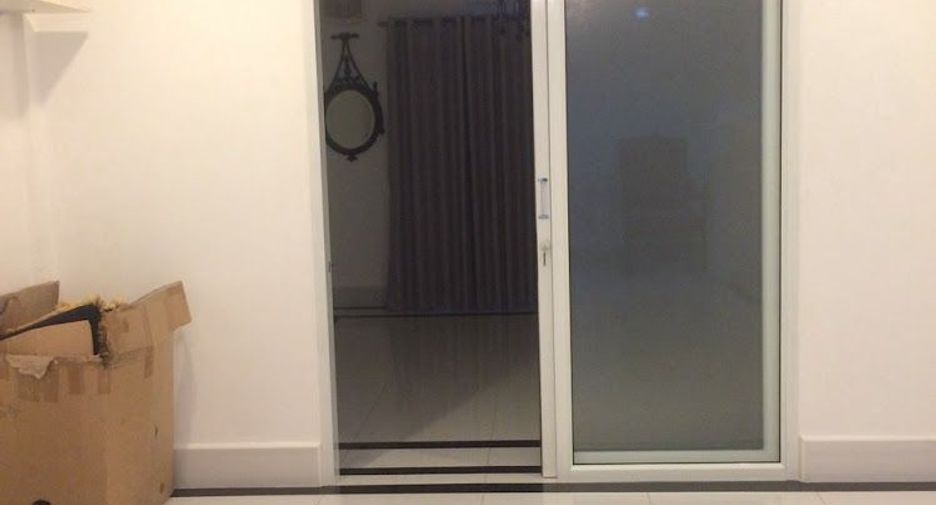 Reihenhaus zur Miete und zum Kauf mit 4 Zimmer in Khlong Toei, Bangkok