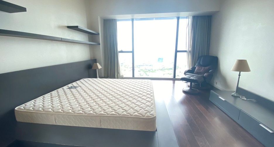 For sale 3 bedrooms condo in Sathon, Bangkok