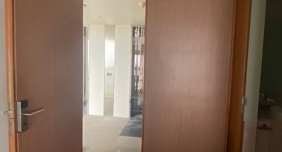 For sale 3 bedrooms condo in Sathon, Bangkok