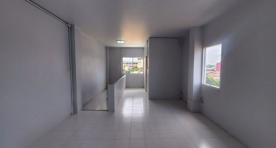 For sale 3 bedrooms retail Space in Sai Mai, Bangkok