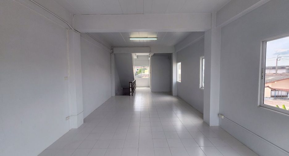 For sale 3 bedrooms retail Space in Sai Mai, Bangkok
