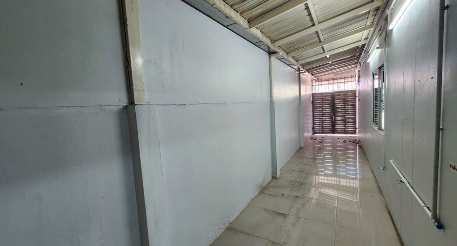For sale 3 bedrooms retail Space in Sai Mai, Bangkok