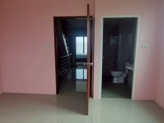 For rent and for sale 5 bed retail Space in Bang Nam Priao, Chachoengsao