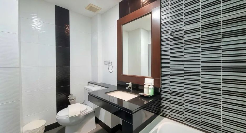 For sale 7 bedrooms house in Phra Pradaeng, Samut Prakan