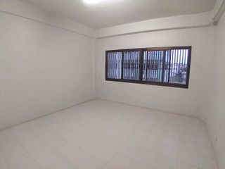 For sale 6 bed retail Space in Mueang Samut Sakhon, Samut Sakhon
