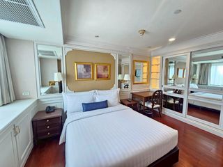 For rent 4 bedrooms condo in Khlong Toei, Bangkok