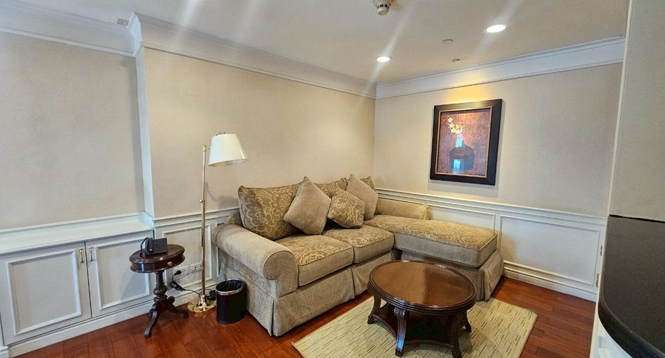 For rent 4 bedrooms condo in Khlong Toei, Bangkok