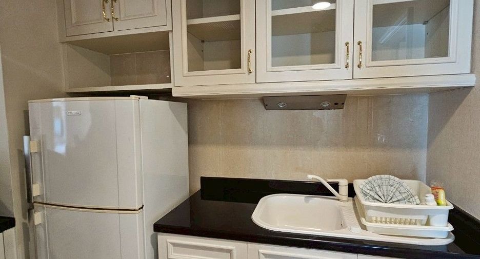 For rent 4 bedrooms condo in Khlong Toei, Bangkok