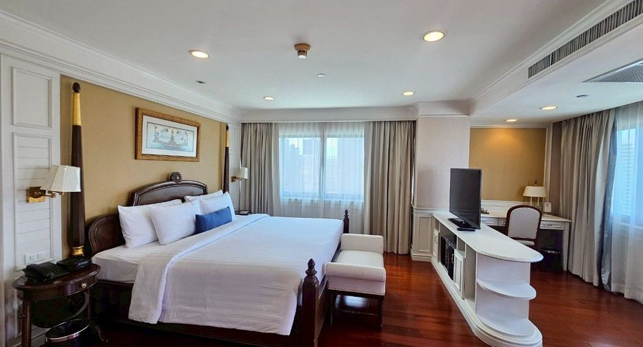 For rent 4 bedrooms condo in Khlong Toei, Bangkok