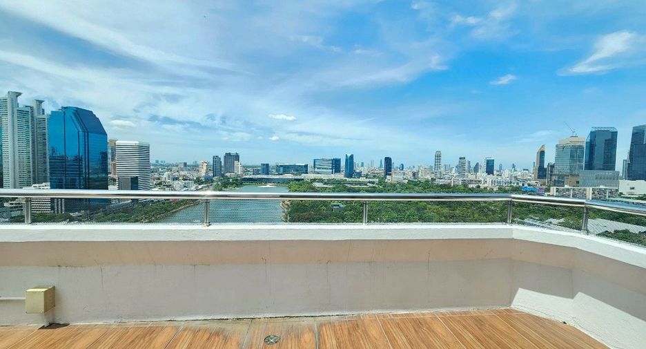 For rent 4 bedrooms condo in Khlong Toei, Bangkok
