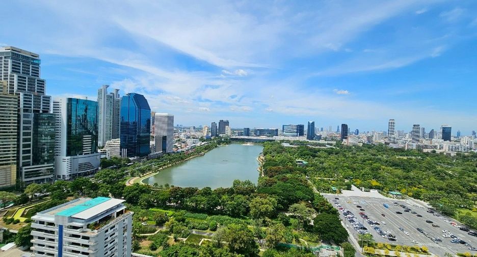 For rent 4 bedrooms condo in Khlong Toei, Bangkok