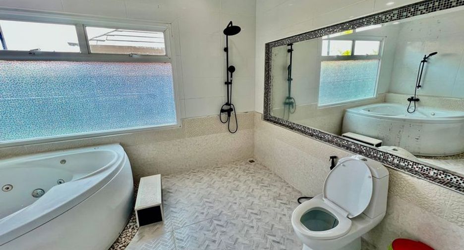 Haus zur Miete und zum Kauf mit 4 Zimmer in Bang Lamung, Chonburi