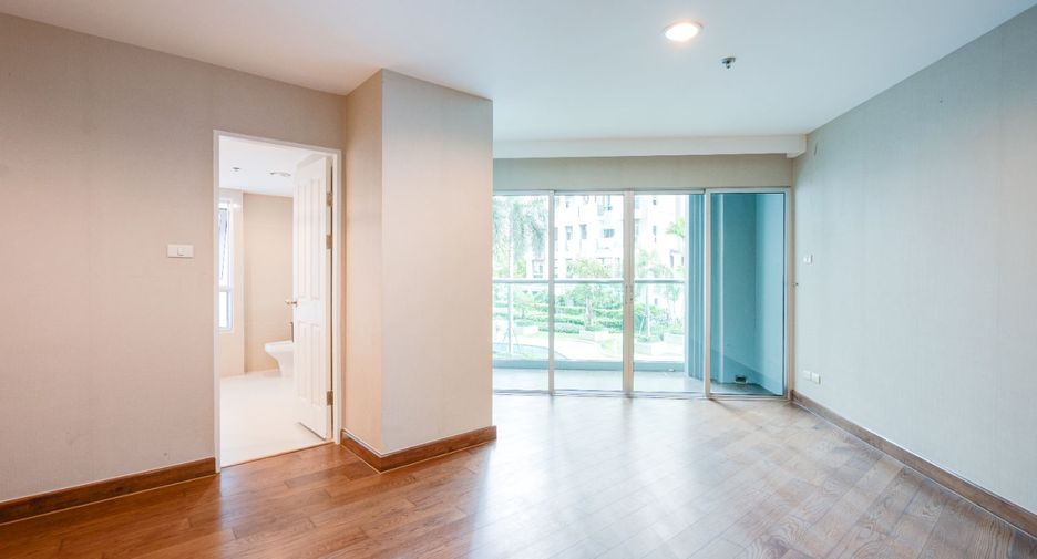 Wohnung zum Kauf mit 3 Zimmer in Huai Khwang, Bangkok