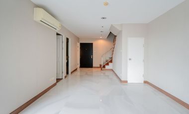 For sale 3 bedrooms condo in Huai Khwang, Bangkok