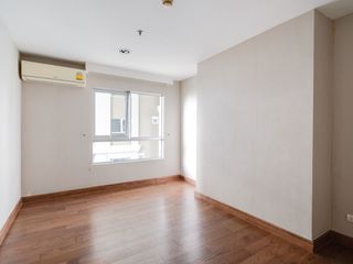 For sale 3 bed condo in Huai Khwang, Bangkok