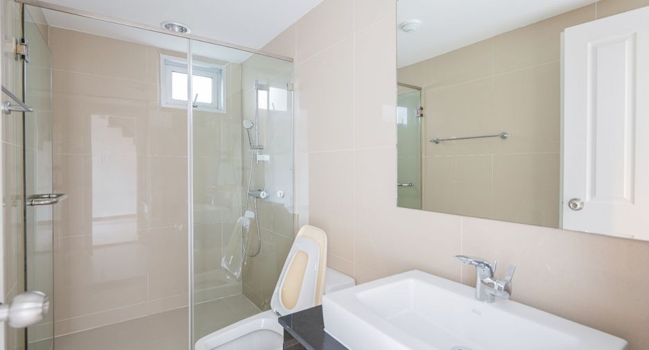Wohnung zum Kauf mit 3 Zimmer in Huai Khwang, Bangkok