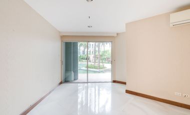 For sale 3 bed condo in Huai Khwang, Bangkok