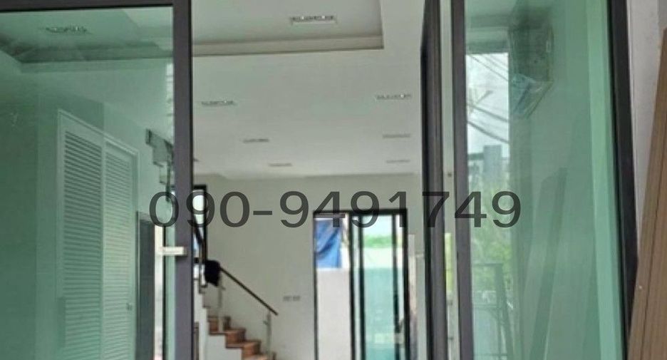 For rent 3 bedrooms retail Space in Don Mueang, Bangkok