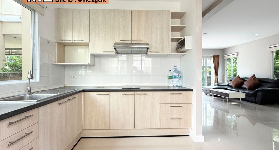 For sale 3 bedrooms house in Suan Luang, Bangkok