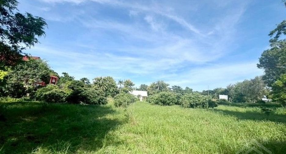 出售 土地 在 Si Racha, Chon Buri